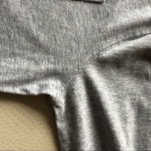 Vineyard Vines Women’s  Winter Whale Long Sleeve Lightweight Shirt Size XS - Picture 12 of 14